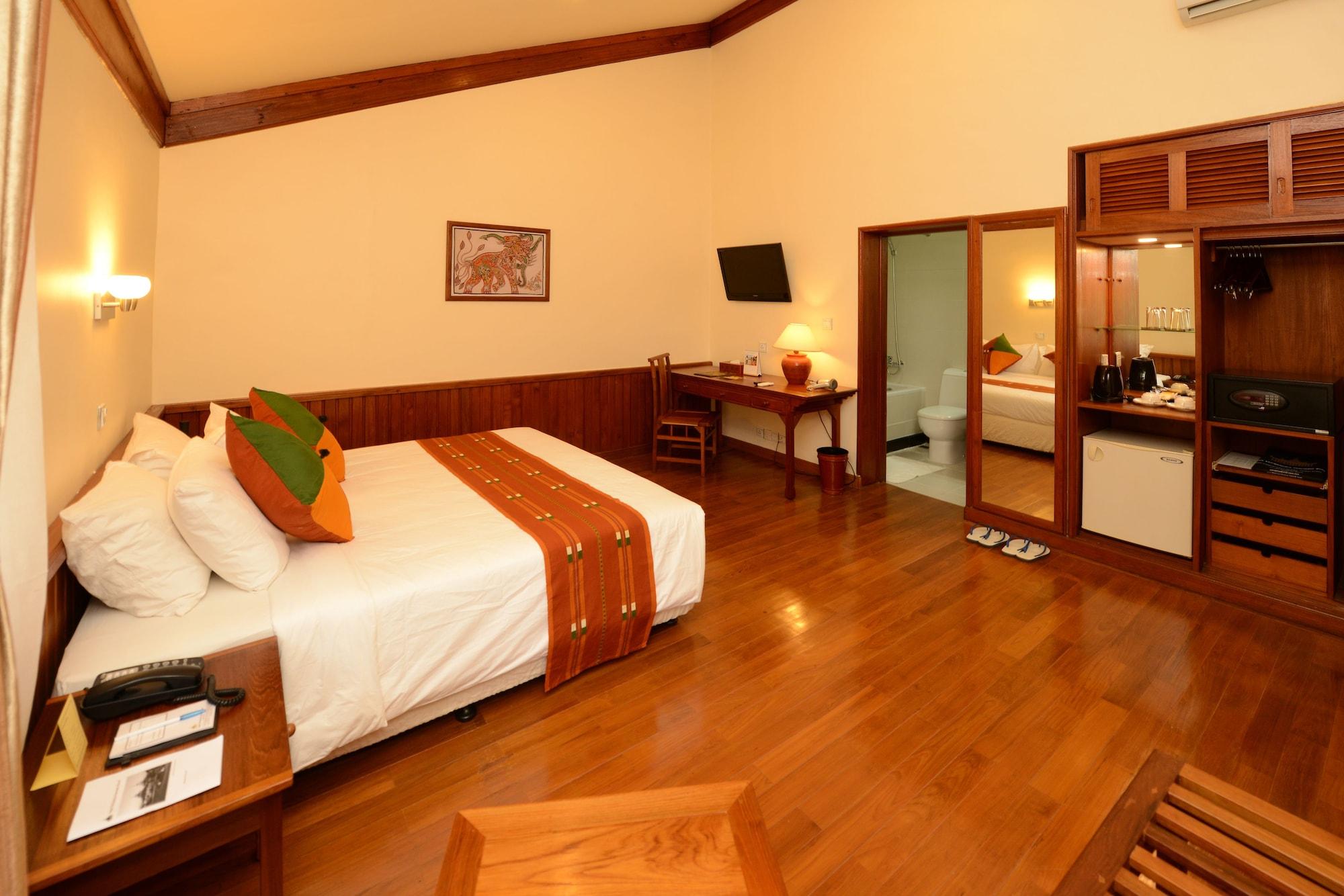 Bagan Thiripyitsaya Sanctuary Resort Экстерьер фото