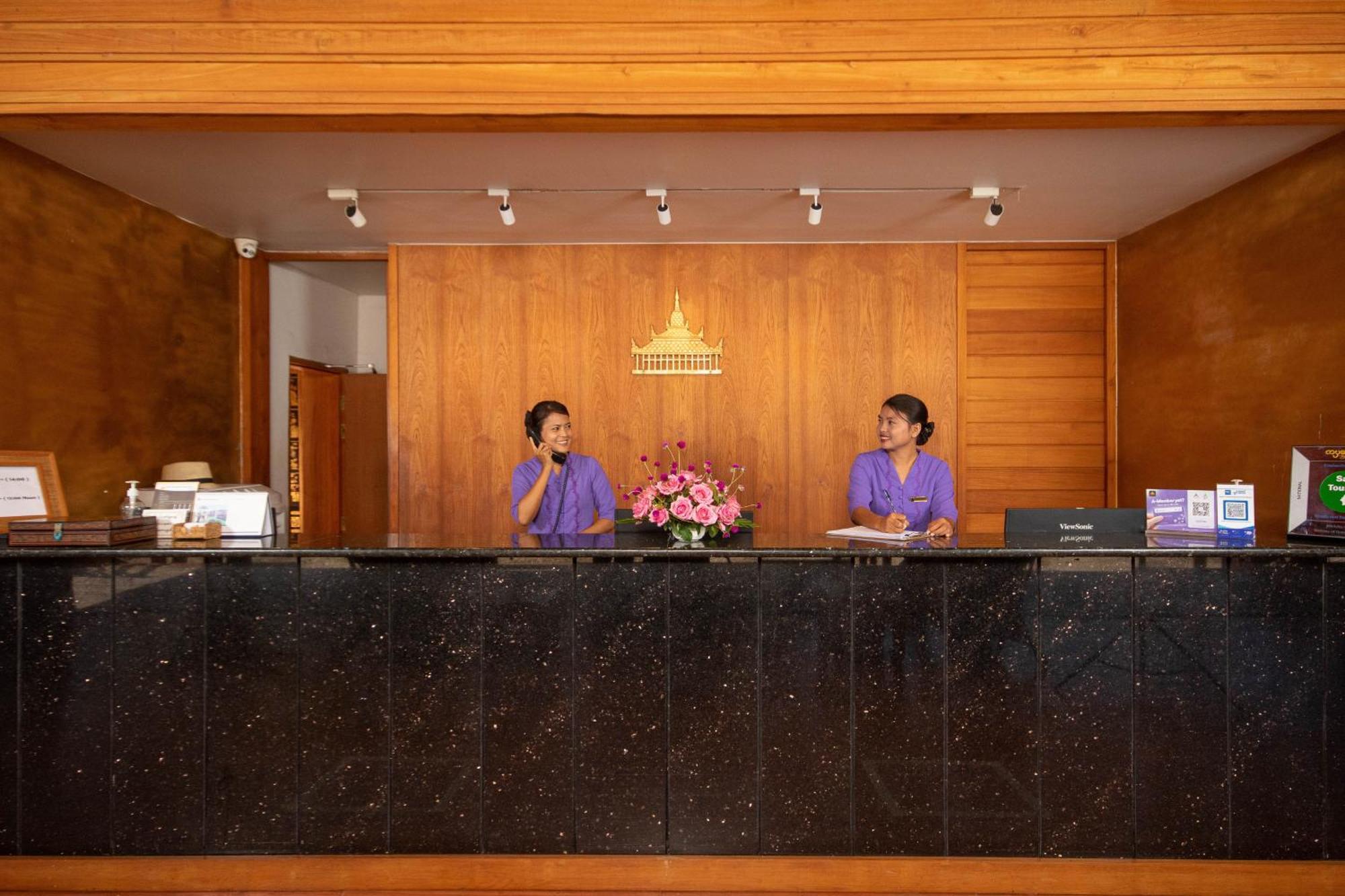 Bagan Thiripyitsaya Sanctuary Resort Экстерьер фото