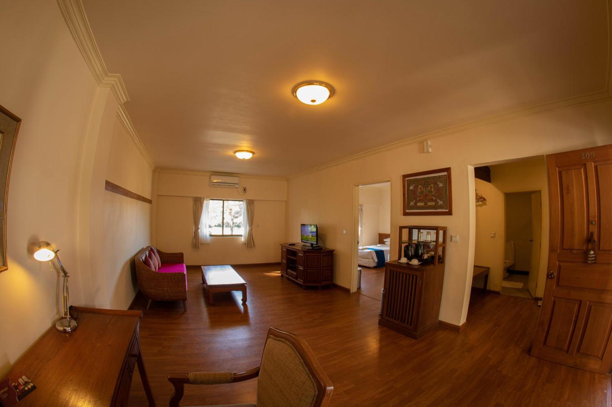 Bagan Thiripyitsaya Sanctuary Resort Экстерьер фото